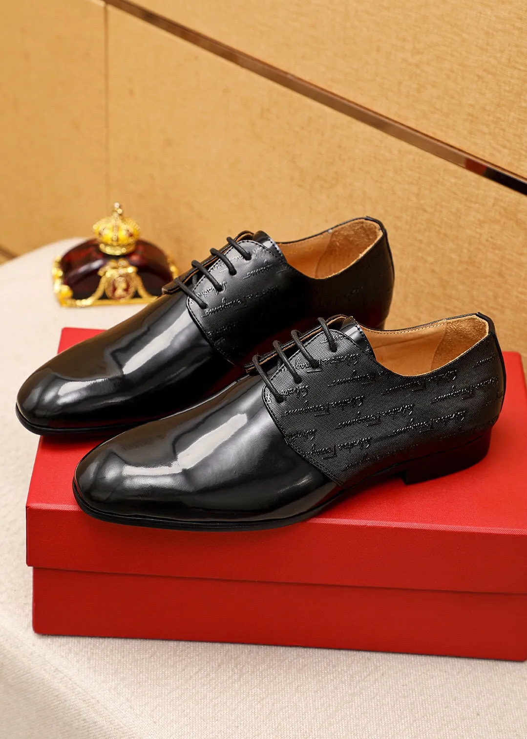 Men's shoes 💰520 💐 Product trademark: Ferragamo "Ferragamo" business leather shoes Regular size: 38-44 (45🉑️customized) Product materials: Selected imported calfskin upper+, imported water-dyed cowhide leather lining. Strong three-dimensional visual effect, combined outsole Color: 2⃣️seed leather materials optional